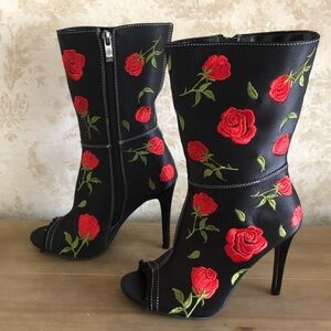 BNWT American Mettle floral boots